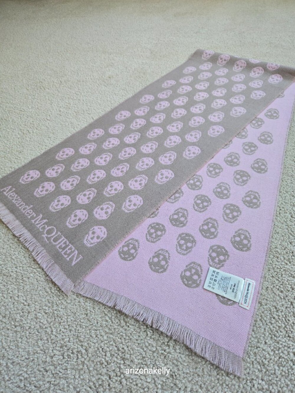 NWOT  McQueen Reversible Skull Scarf 100% Jacquard Wool PINK & TAUPE - Picture 12 of 14